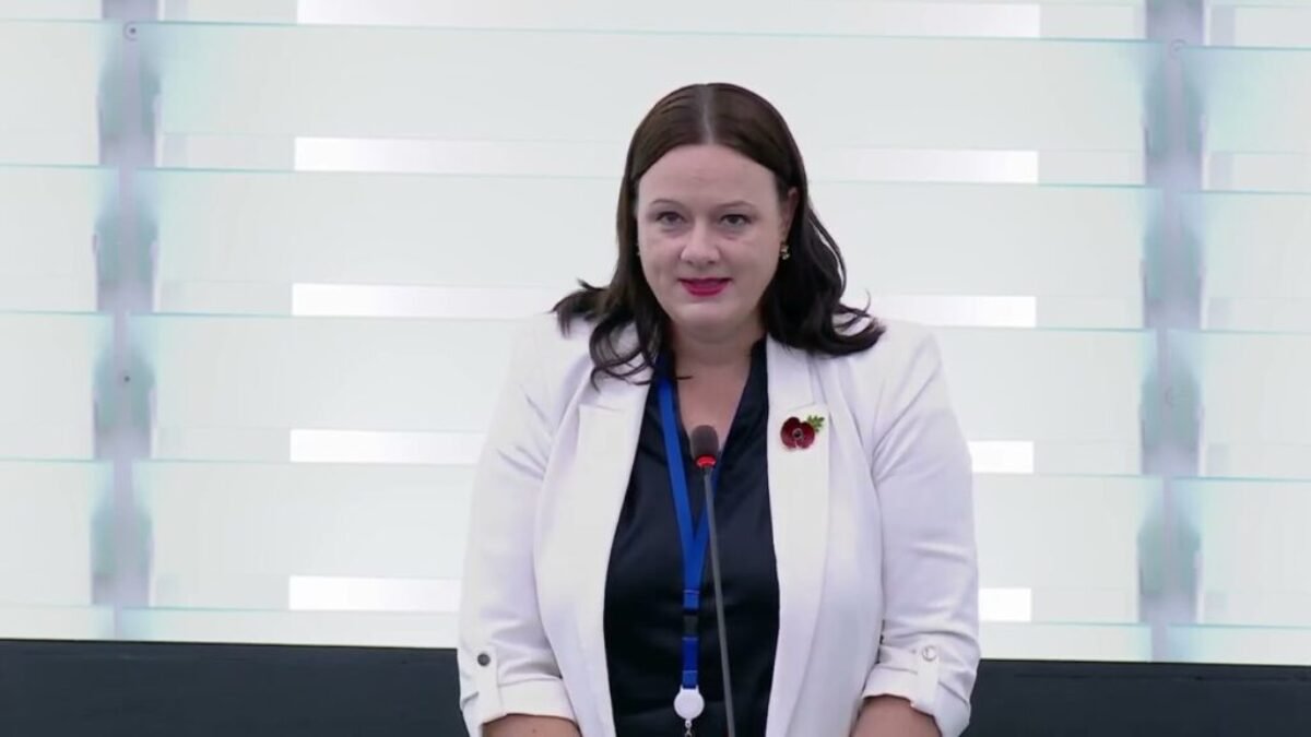 K. R. NEVEĎALOVÁ: DESAŤTISÍCE MŔTVYCH NA BLÍZKOM VÝCHODE A EÚ SA STÁLE BOJÍ POVEDAŤ NAHLAS PRAVDU