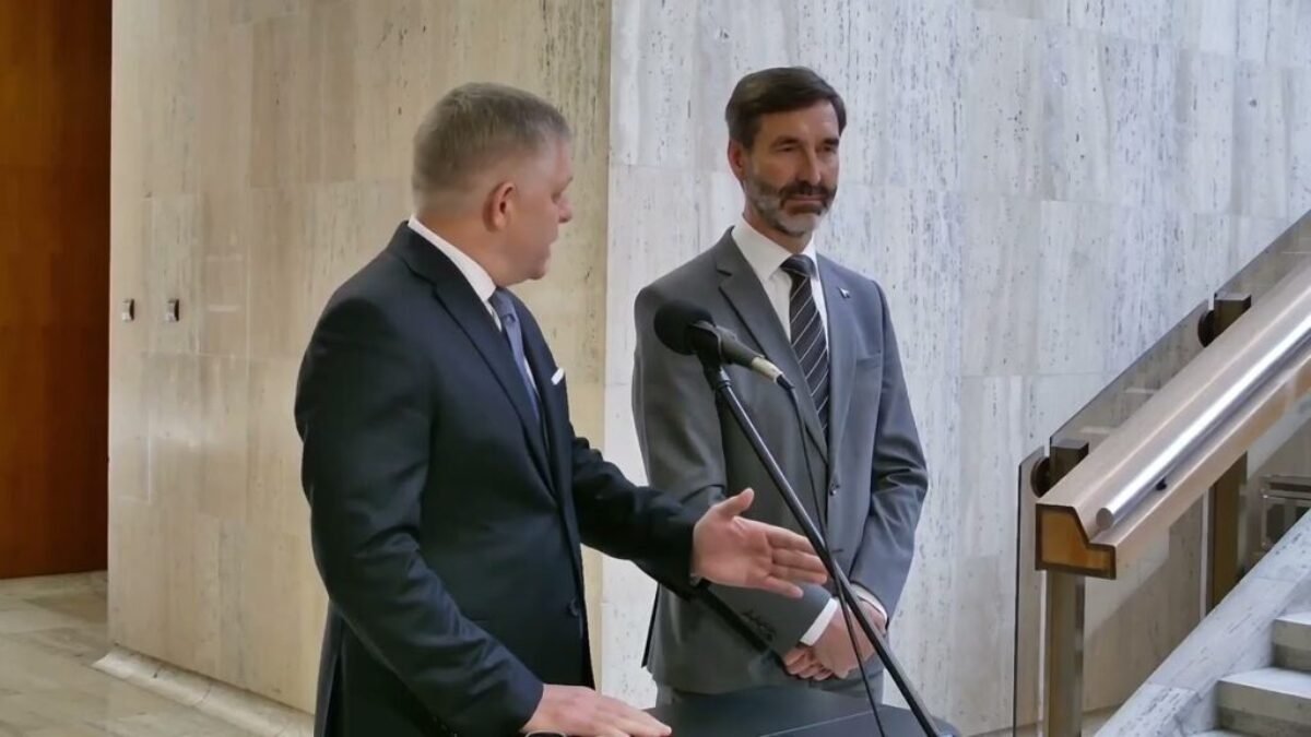 TK predsedu vlády SR R. Fica a ministra zahraničných vecí a európskych záležitostí J. Blanára