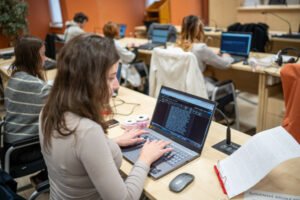 Slovenské rýchle prsty. Súťaž v spracovaní textu na počítači