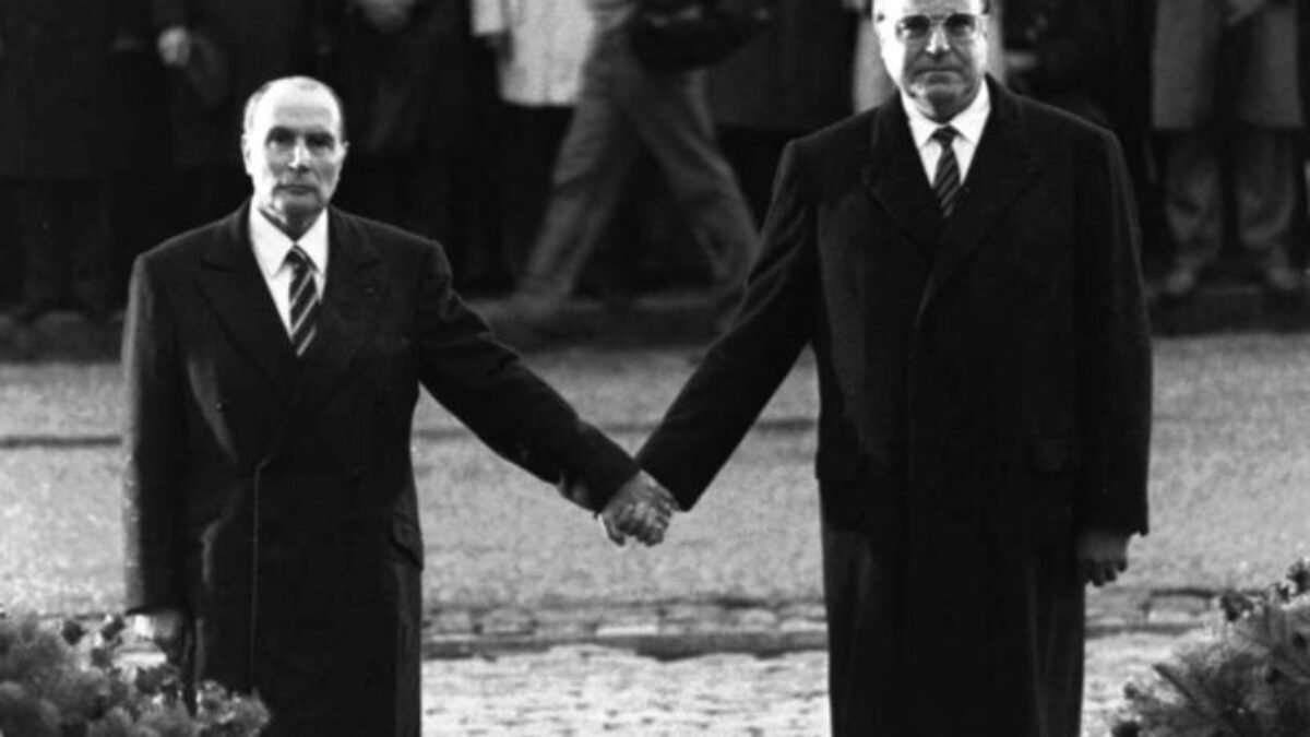 Helmut Kohl, ktorý sa stal nemeckým kancelárom zjednotiteľom, sa funkcie ujal pred 42 rokmi
