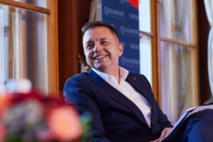 Dvakrát odsúdený a stále vo funkcii, Kažimír na poste guvernéra NBS môže podľa p...