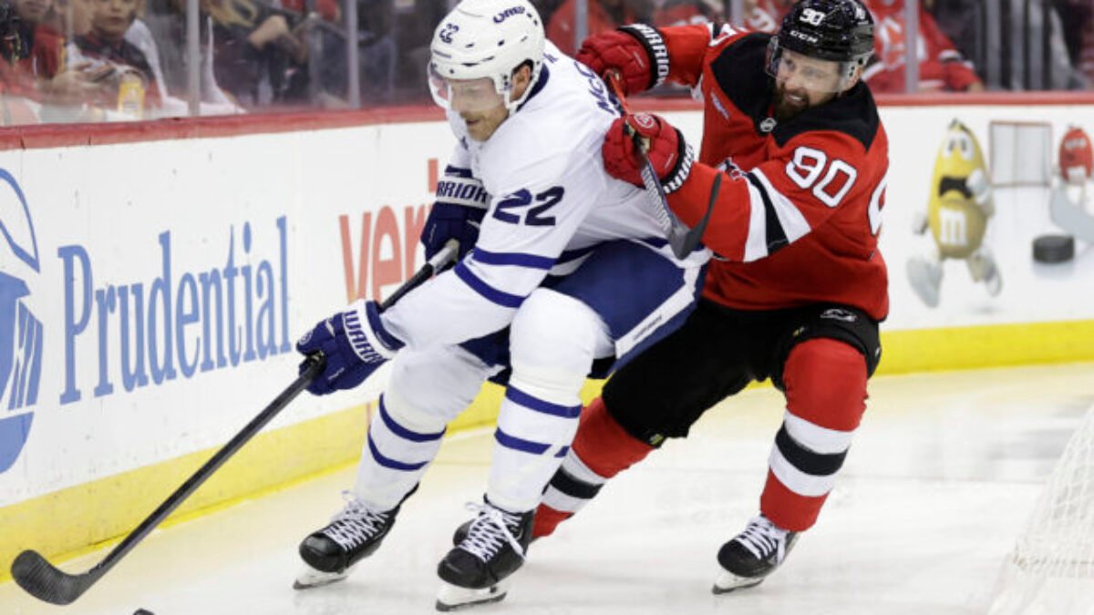 Traja Slováci si v NHL pripísali po dva body, Pospíšil sa stihol aj pobiť