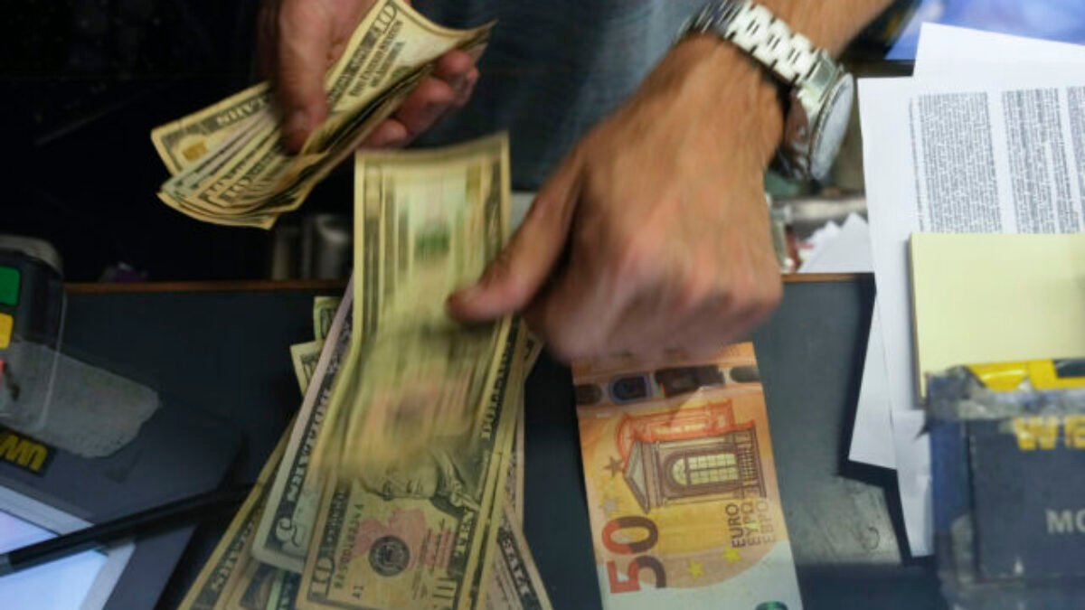 Zisk Bank of America klesol, ale výnosy stúpli