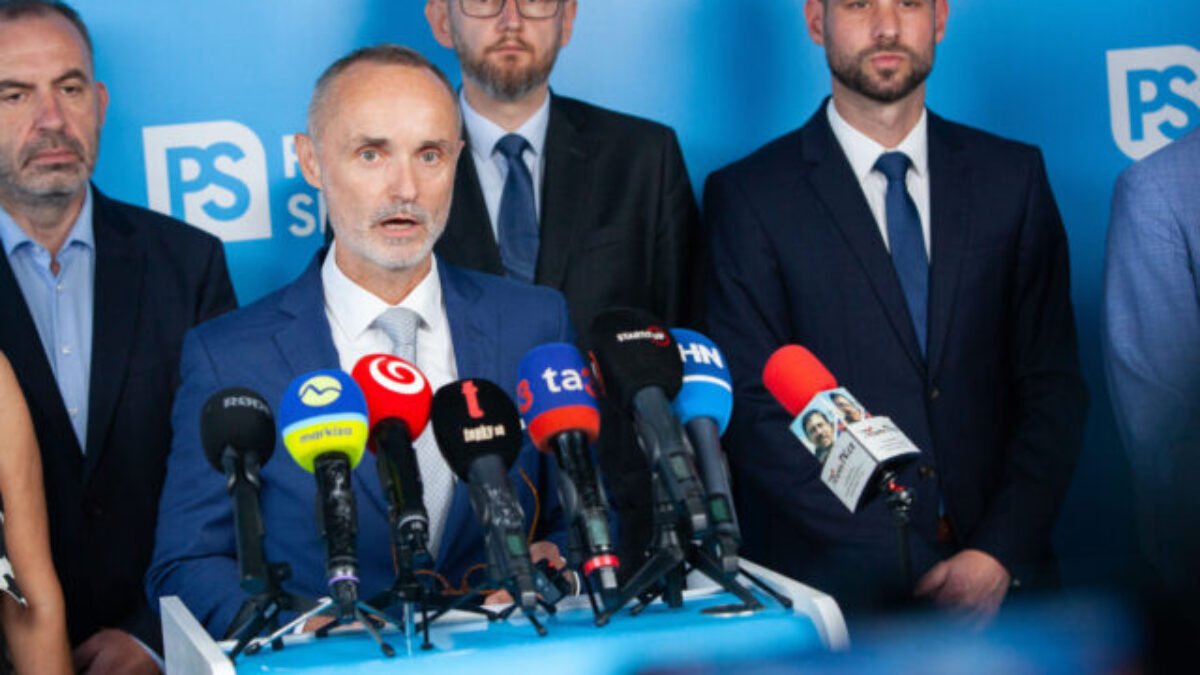 Blanár rozpútal bezprecedentné čistky v diplomacii, progresívci to chcú riešiť na zahraničnom výbore (video)