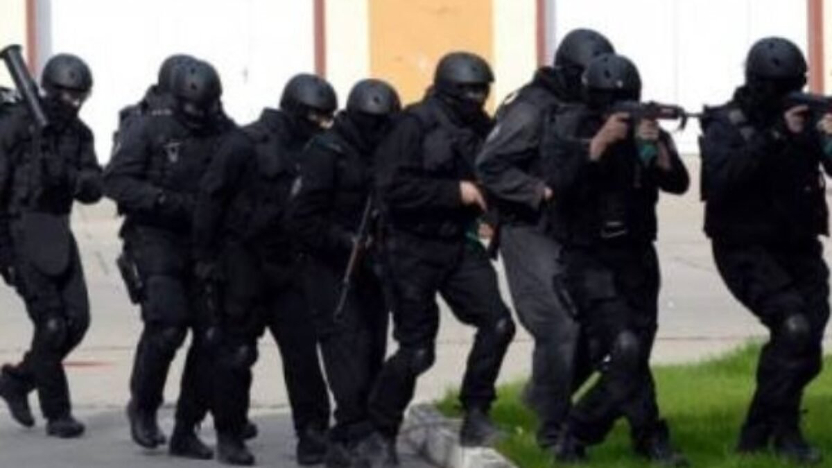 Bezpečnostný výbor sa zaoberal raziami v bratislavských kluboch, Amnesty upozorňuje na možné porušovanie ľudských práv (video)
