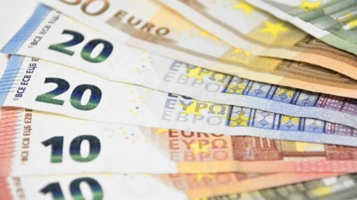 Mestá a obce sa dočkajú finančnej pomoci, Ficova vláda im odklepla desiatky miliónov eur