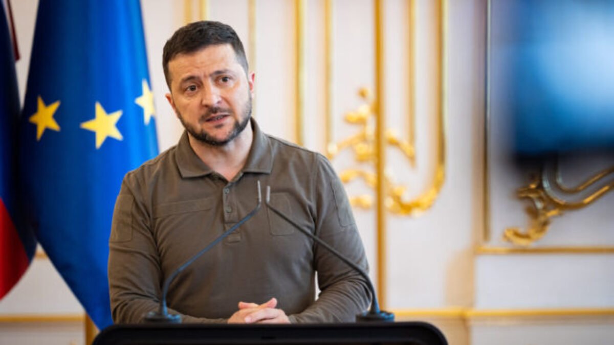 Z pomoci, ktorú USA pre Ukrajinu schválili v apríli, Kyjev podľa Zelenského ešte nedostal ani desatinu
