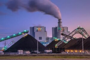 Globálna flotila uhoľných elektrární stále rastie. Produkcia energetického uhlia...