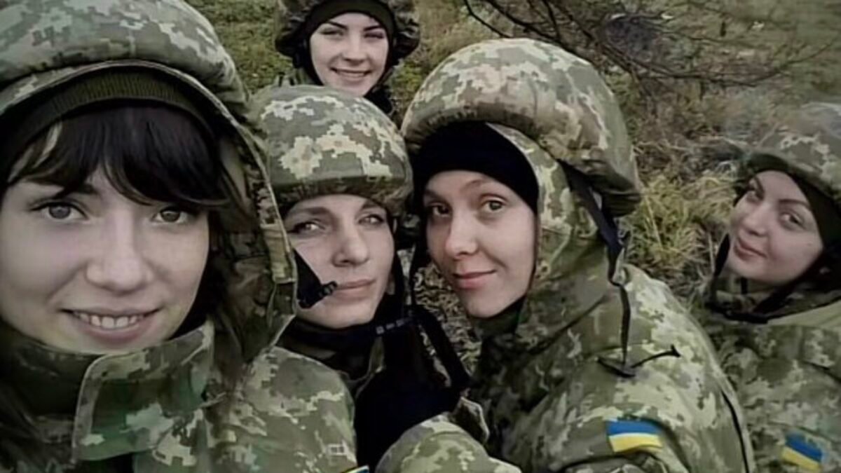 „Vojna do posledného Ukrajinca“ sa skôr či neskôr zmení na „vojnu do poslednej Ukrajinky“