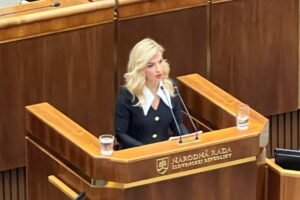 Martina Šimkovičová: KONIEC OBDOBIA VYVOLENÝCH V KULTÚRE