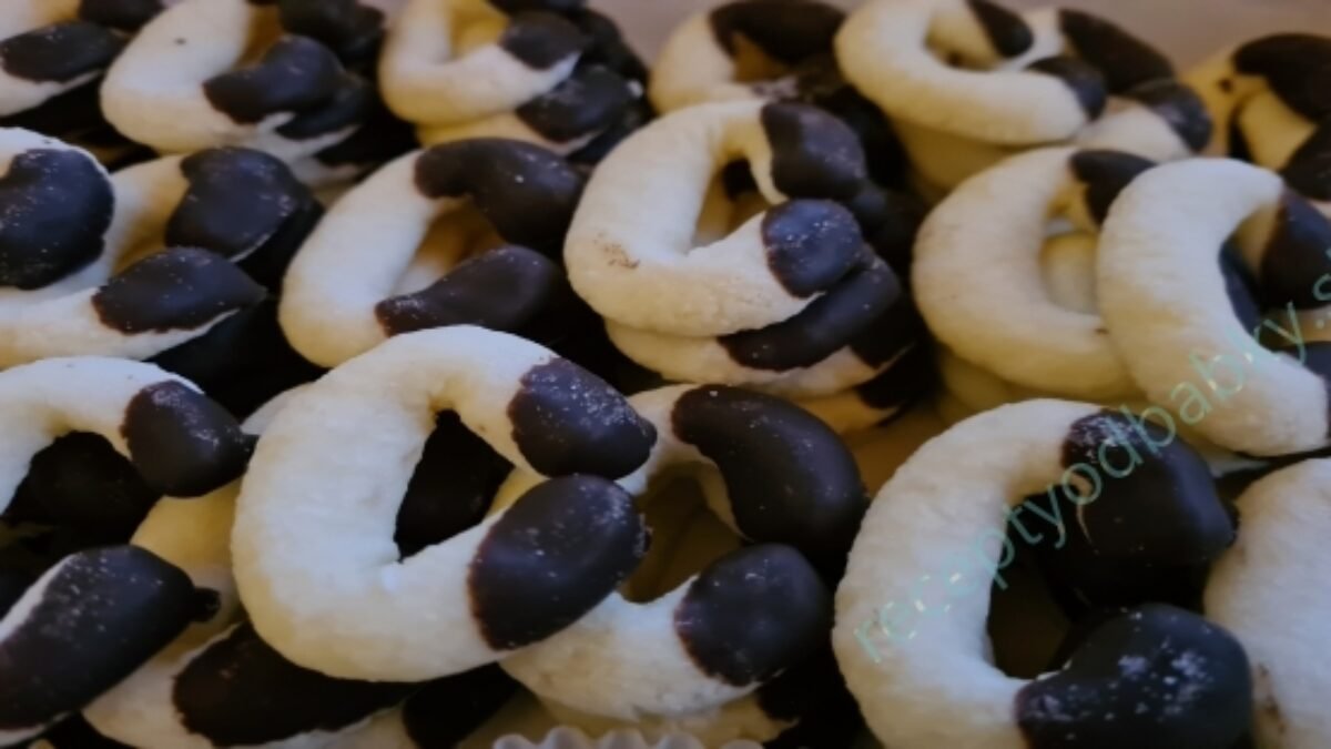 Babičkin recept na „KOKOSOVÉ VANILKOVÉ ROŽTEKY“: VIANOČNÁ dobrota, ktorá je naša obľúbená!