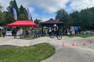 Tradícia trénovania a pretekania pod dohľadom Filipa Polca na pumptrackovej dráh...