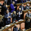 Taliansko schválilo zákon kriminalizujúci náhradné materstvo