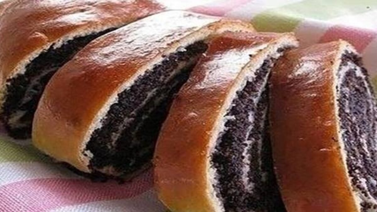 VIANOČNÝ makový závin, presne ako od našej babičky: Je vždy doslova prudko-návykovy!
