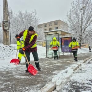 Košice: Správa mestskej zelene dnes ráno zahájila zimnú údržbu v rámci Operačnéh...