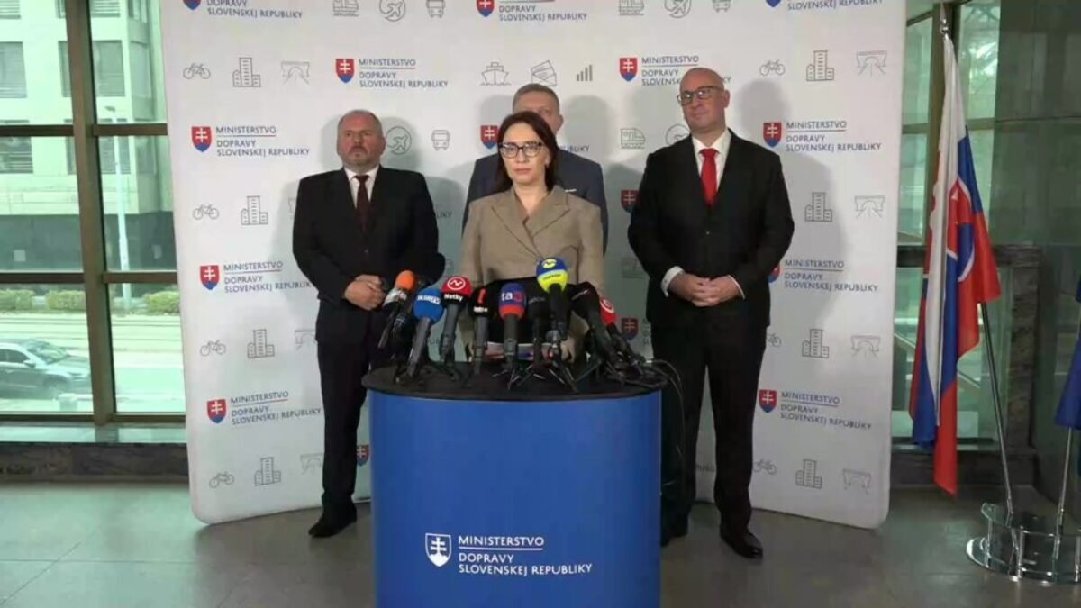 Tlačová konferencia predsedu vlády SR Roberta Fica a ministra dopravy SR Jozefa Ráža na tému: Pekné, kvalitné a cenovo dostupné bývanie.