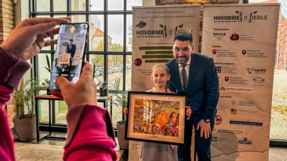 Richard Takáč: DETI VEDIA HOVORIŤ O JEDLE

Dnes, keď si vieme všetko kúpiť v obchode, je skvelé vidieť, že aj naši najmenší majú vzťah k poľnohospodárstvu. Učia sa, čo je …