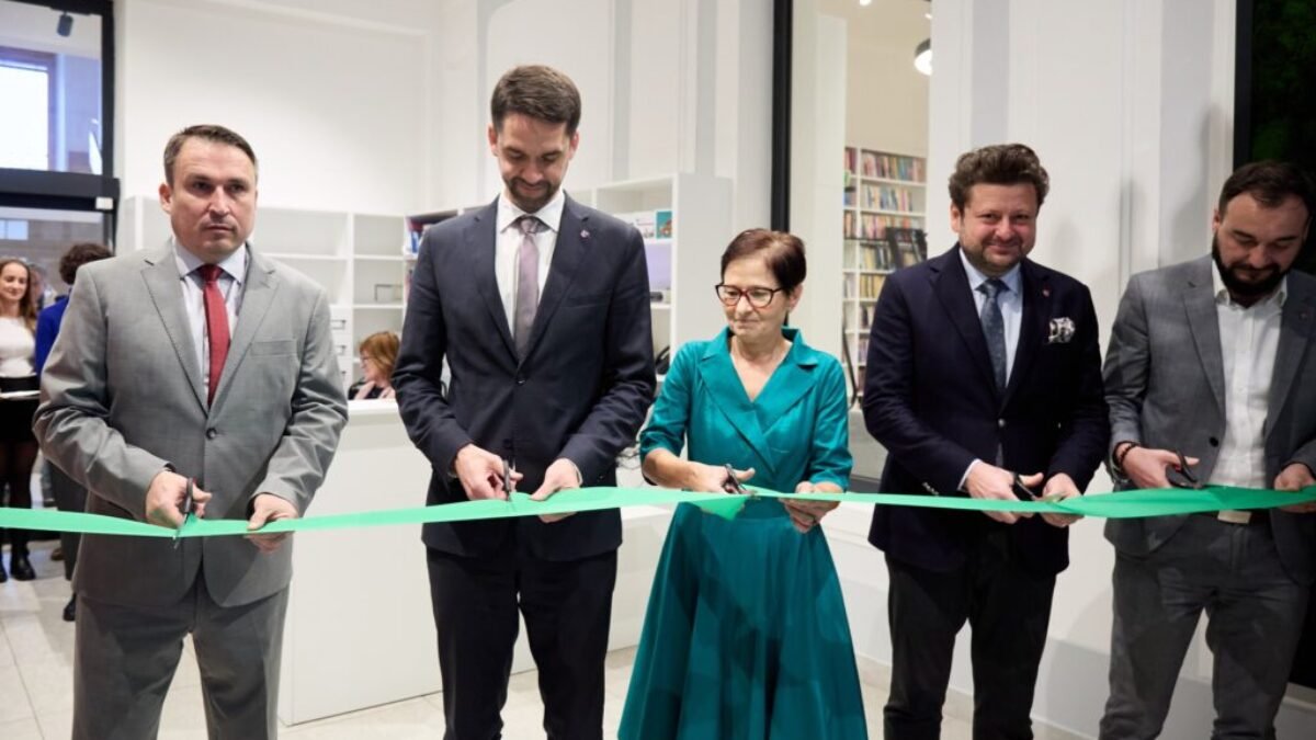 Zvolen: Šesť rokov trvajúca postupná rekonštrukcia Krajskej knižnice Ľ. Štúra vo Zvolene je na konci, dnes slávnostne otvorili už posledné modernizované priestory,…