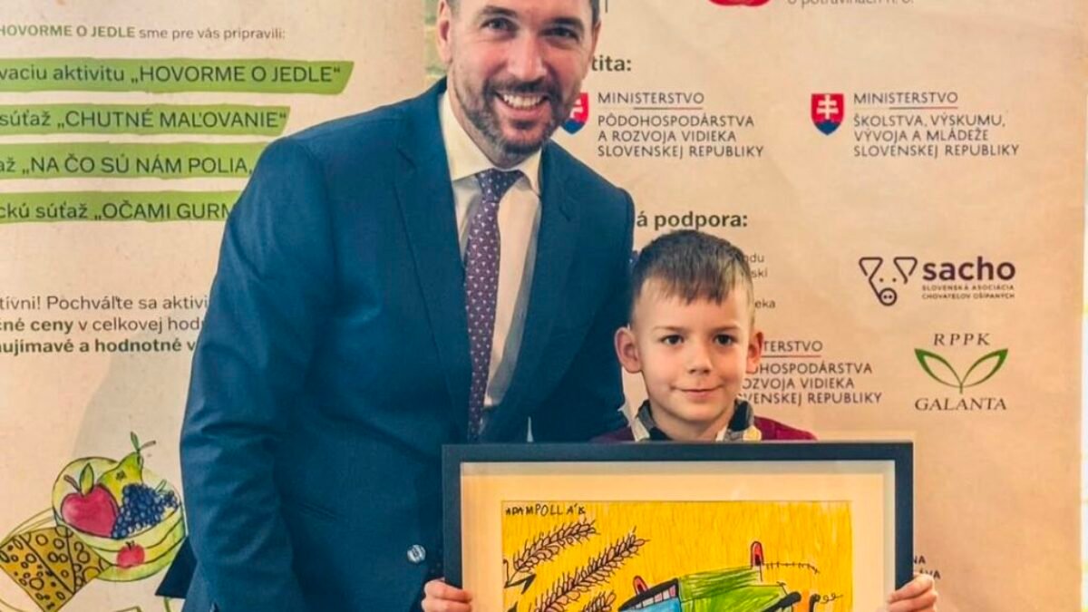 Richard Takáč: KOMBAJN BUDE ZDOBIŤ MINISTERSKÚ KANCELÁRIU

Tento obraz sa bude v mojej kancelárii vynímať. Dostal som ho od jedného z víťazov projektu “Hovorme o jedle”. Ď…