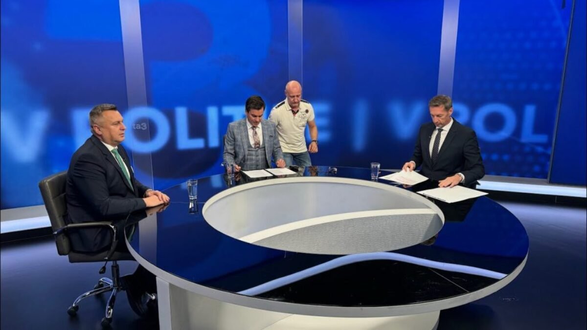 KDH si uctilo 17. november demonštráciou so Šimeckom a Gröhlingom, ktorí podporujú LGBTI.