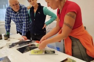 Workshop Kyanotypie s Evlou Vlašičovou v Kaštieli Modra: Kreatívne predvianočné ...