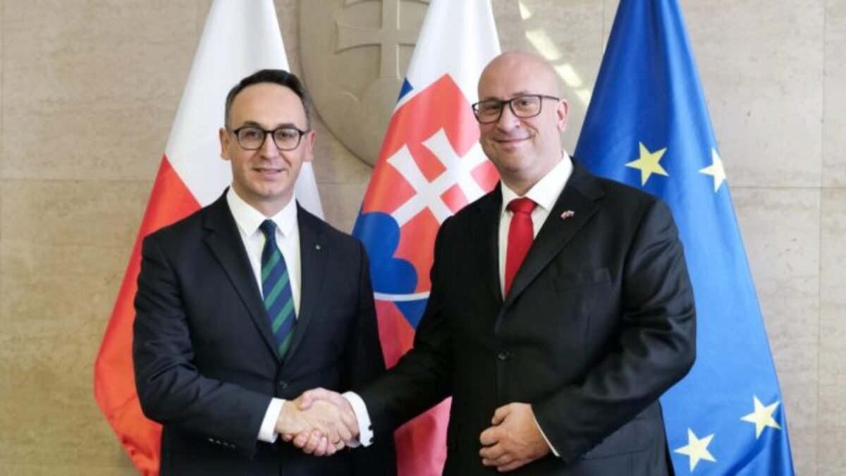 NÁVŠTEVA POĽSKÉHO MINISTRA INFRAŠTRUKTÚRY

S poľskou delegáciou na čele s ministrom infraštruktúry Dariuszom Klimczakom sme hovorili hlavne o tom, v akom st…