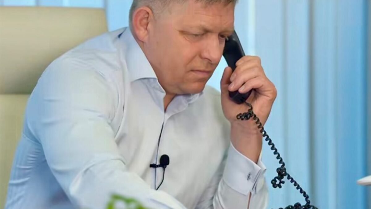 TELEFONOVAL SOM S NOVOZVOLENÝM PREZIDENTOM USA D. TRUMPOM

Pred niekoľkými hodinami som telefonoval s novozvoleným prezidentom Spojených štátov Donaldom Tru…
