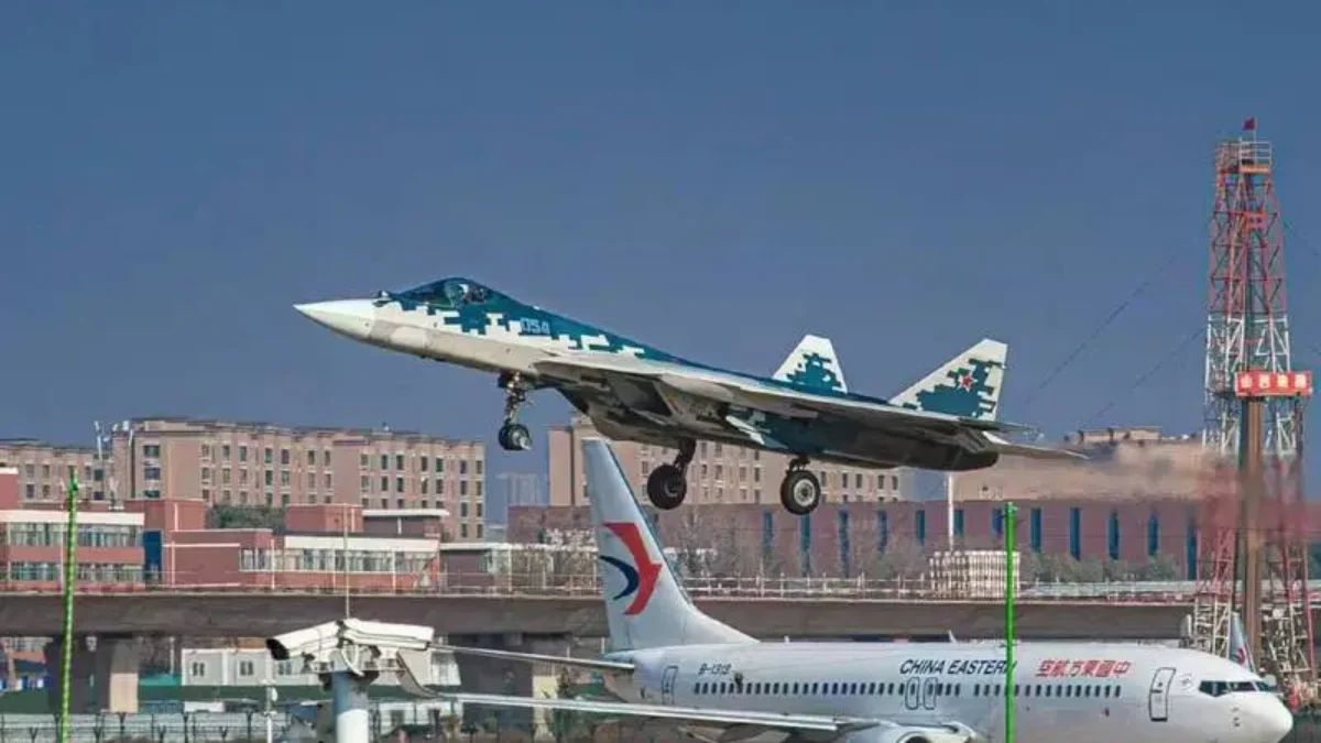 Video: Ruská stíhačka piatej generácie Su-57 prvýkrát pristála v zahraničí