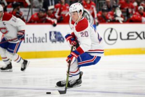 Slafkovský si v NHL pripísal druhú asistenciu, zápas však nedohral. Schytal úder...