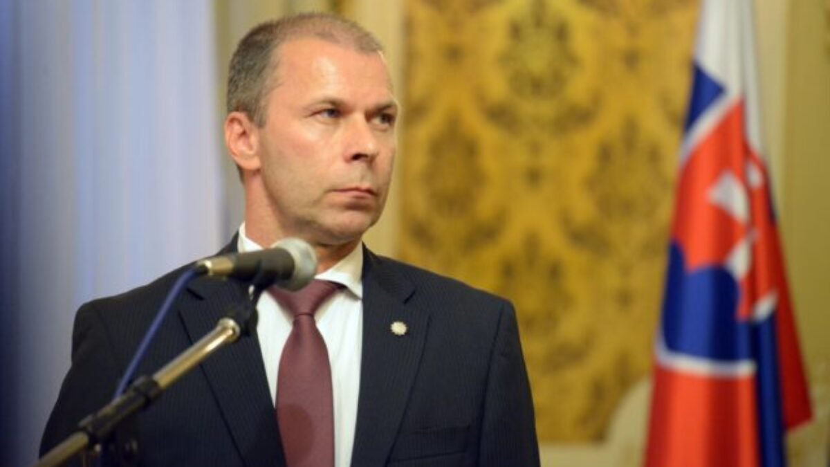 Bývalý šéf polície Kovařík sa má postaviť pred súd, čelí obžalobe za zneužívanie právomoci a marenie spravodlivosti