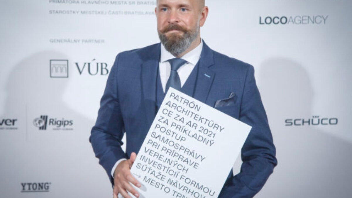 Primátor Trnavy Peter Bročka by sa mal o tento post uchádzať opäť, nevylučuje však ani vstup do vysokej politiky