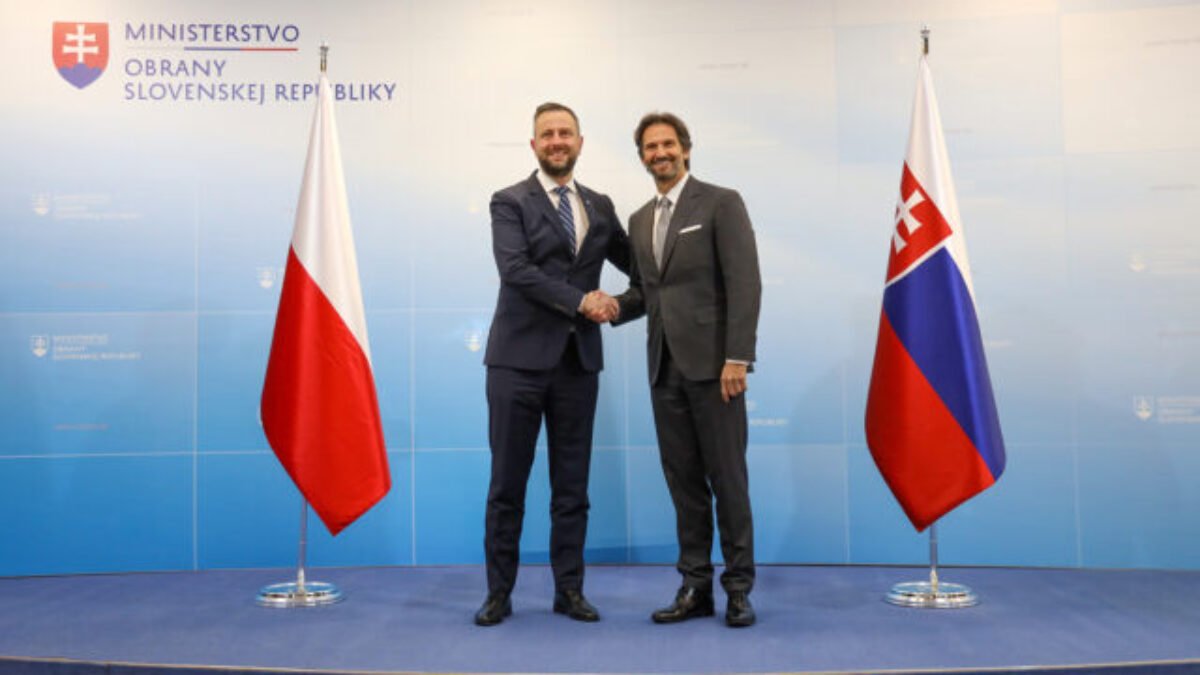 Kaliňák rokoval s poľským ministrom obrany, vzájomná spolupráca má rozvíjať projekty obranného priemyslu (foto)