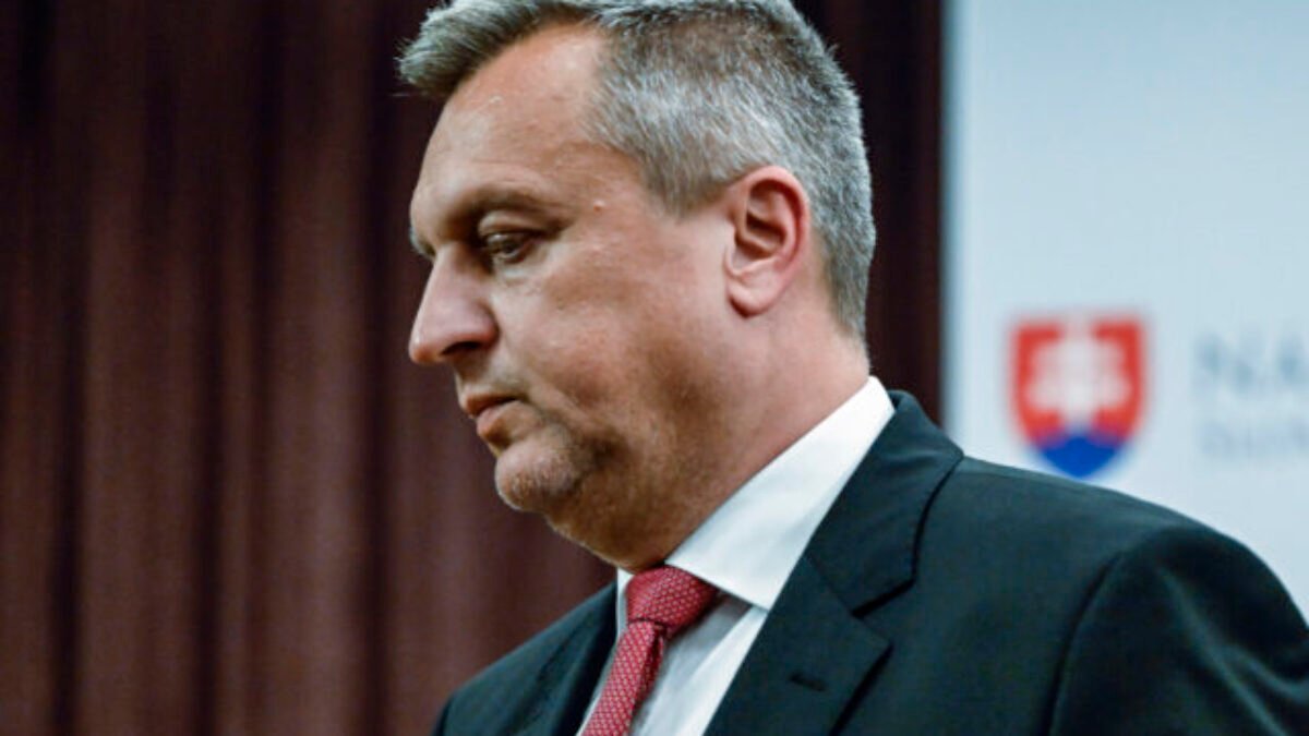 Danko vyzýva Pellegriniho, aby na samite NATO nesúhlasil s navýšením výdavkov na zbrojenie na päť percent