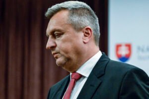 Danko vyzýva Pellegriniho, aby na samite NATO nesúhlasil s navýšením výdavkov na...