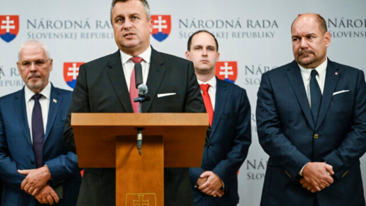 Mimovládky kritizujú pozmeňovací návrh o neziskovkách z dielne SNS, odmietajú lustrácie a ich delenie na dobré a zlé