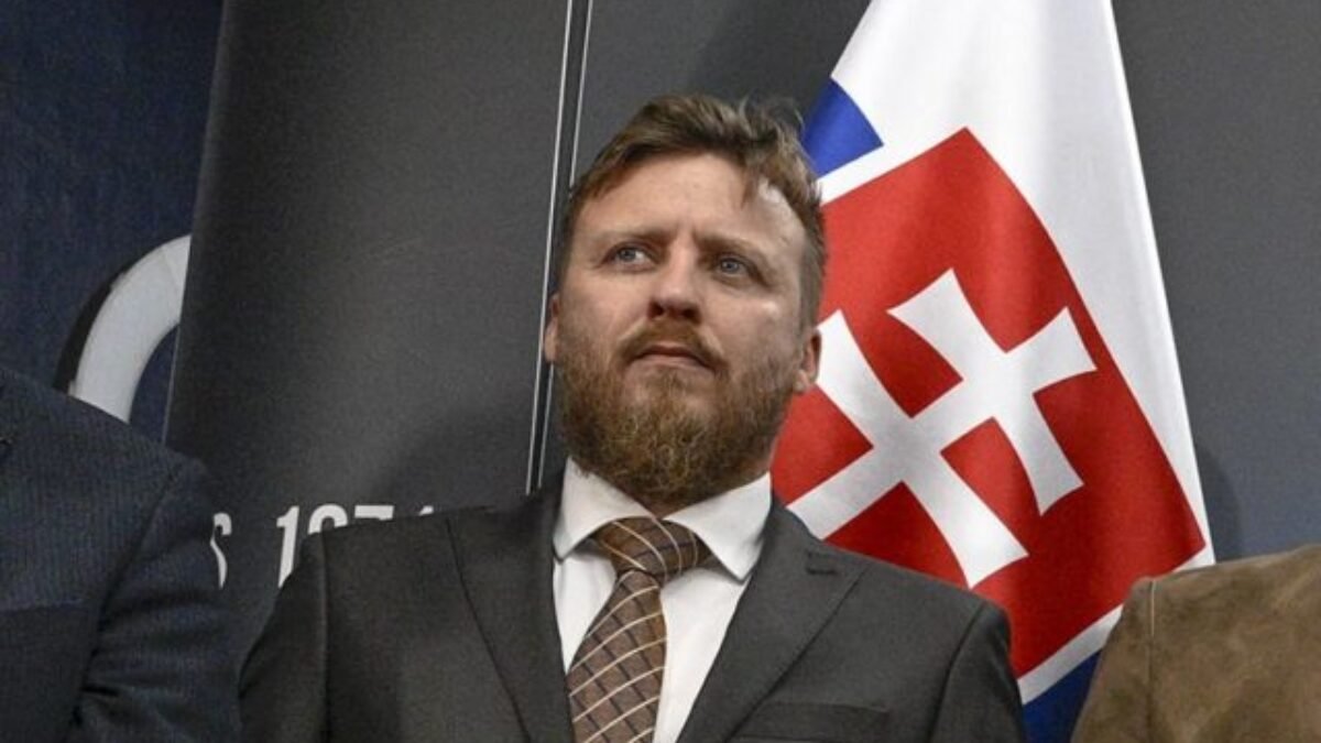 Splnomocnenec Kotlár si neplní svoju úlohu a straší ľudí, tvrdí prezident Pellegrini