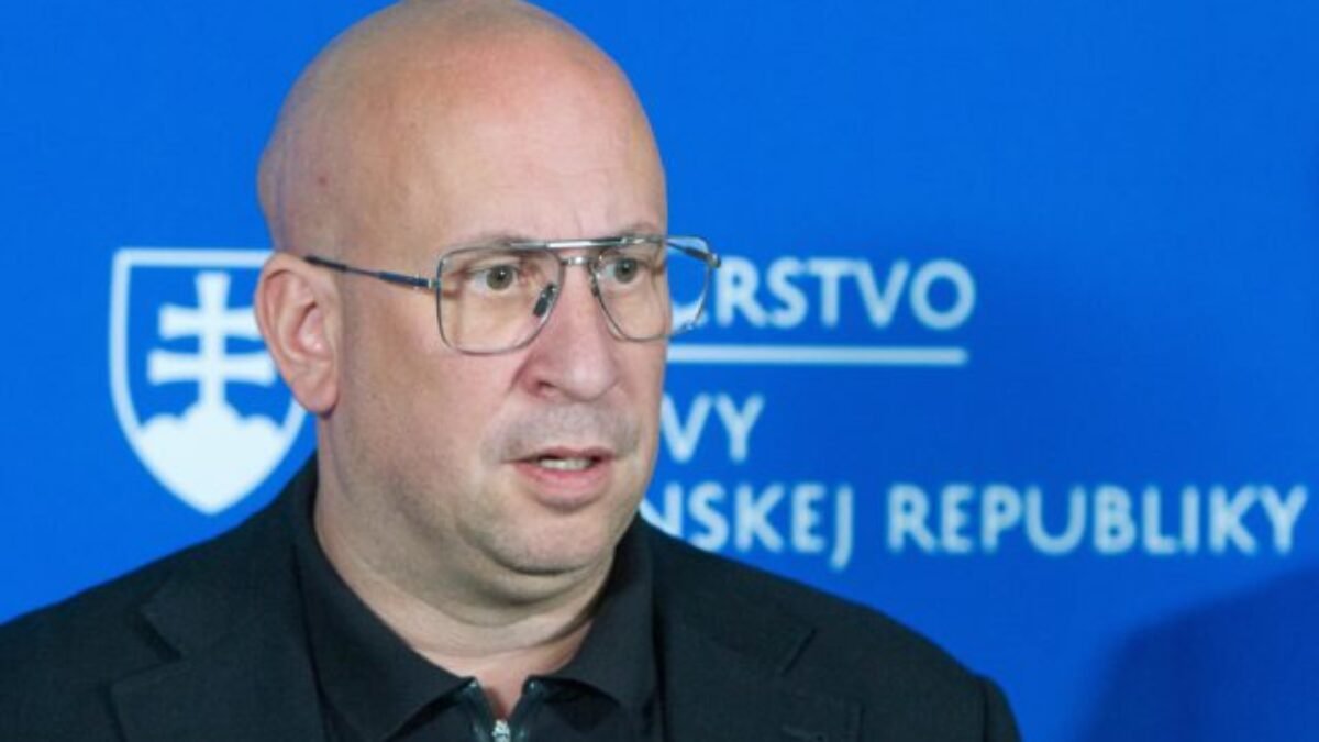Progresívci žiadajú vysvetlenie konfliktu záujmov podpredsedu ÚVO, má blízky vzťah s ministrom Rážom