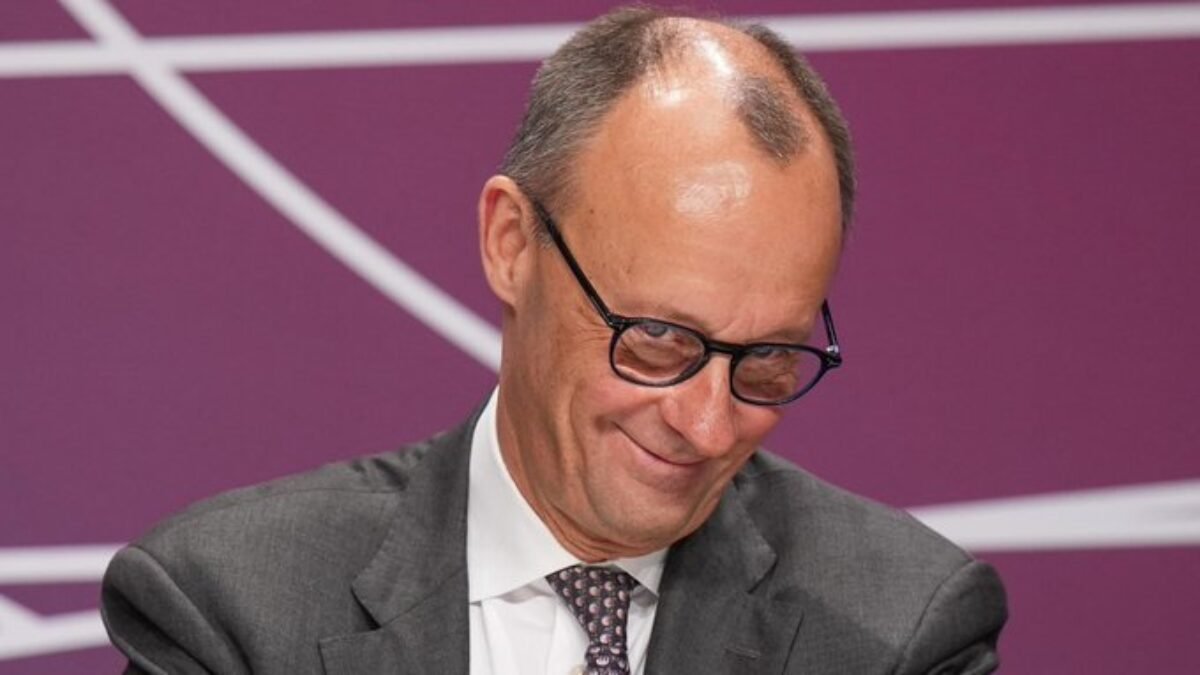Podozrivý kandidát BlackRocku na funkciu lídra Nemecka má šancu doraziť jeho suverenitu