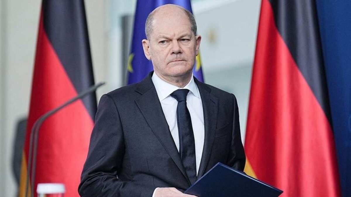 Olaf Scholz: Nehrajte ruskú ruletu s jadrovým Ruskom