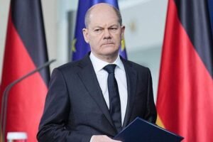 Olaf Scholz: Nehrajte ruskú ruletu s jadrovým Ruskom