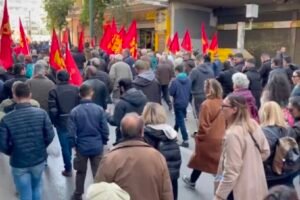 V Grécku prepukli protesty proti návšteve šéfa NATO