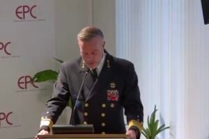 NATO radí spoločnostiam, aby sa pripravili na „vojnový scenár“