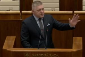 R. FICO: EÚ DVOJITÝCH METROV SA ANI PO EUROVOĽBÁCH NESKONČILA