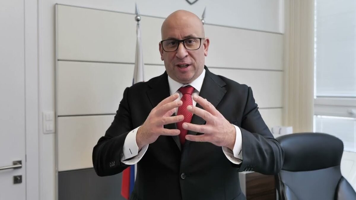 J. RÁŽ: OD JANUÁRA UŽ LEN SLOVENSKÉ TAXÍKY
