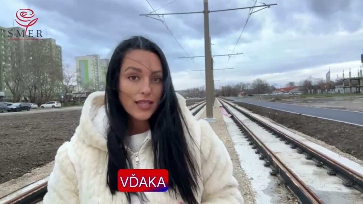 J. JÁNYOVÁ: VALLOV VIANOČNÝ VÝSMECH PETRŽALČANOM !