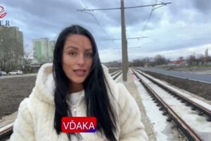 J. JÁNYOVÁ: VALLOV VIANOČNÝ VÝSMECH PETRŽALČANOM !