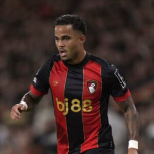 Syn holandskej legendy Kluivert sa zapísal do histórie Premier League, zaznamena...