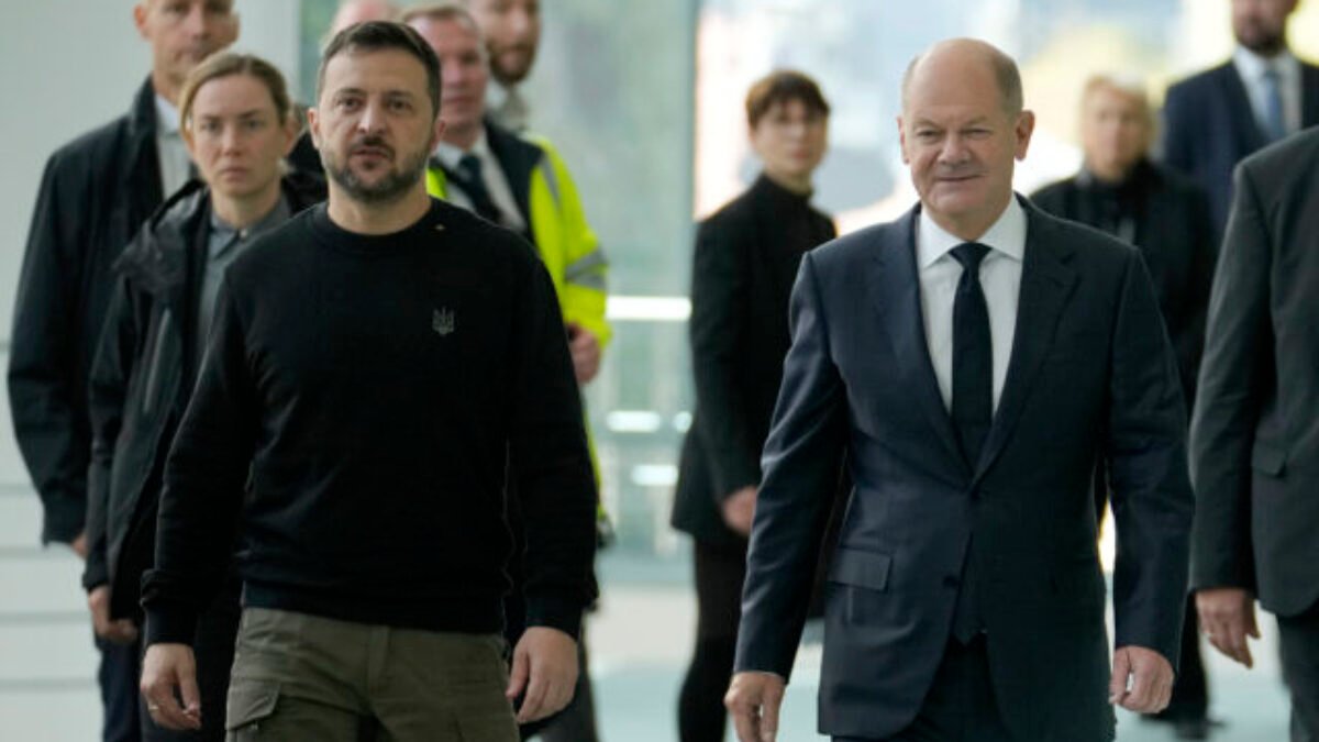 Kancelár Scholz pricestoval na Ukrajinu, Nemecko poskytne Kyjevu ďalšiu vojenskú pomoc
