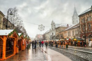 Zimné Košice pozývajú na vianočné trhy, kultúru, zasnežené kopce i zábavu na ľad...
