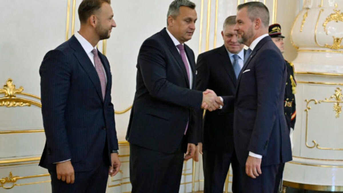 Prezident Pellegrini odmieta tvrdenia o plánovaní úradníckej vlády, nestabilitu koalície pripísal Dankovi